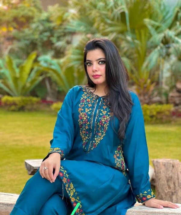 Women Best Cloth Fabric: Linen Best Price In Pakistan - Image 2